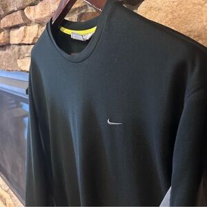 Nike Men's Black and gray‎ pull over Sweater men’s size large.